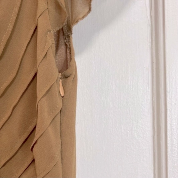 Moon collection ruffle dress with lace accents - Picture 7 of 8